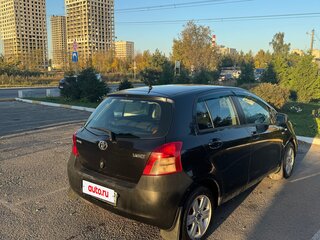 2006 Toyota Yaris II, чёрный, 380000 рублей, вид 3