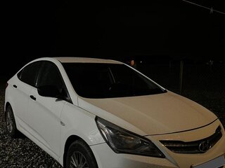 2014 Hyundai Solaris I Рестайлинг, белый, 900000 рублей, вид 2