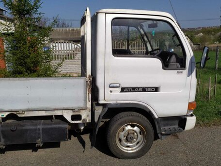 1992 Nissan Atlas, белый, 1160000 рублей, вид 2