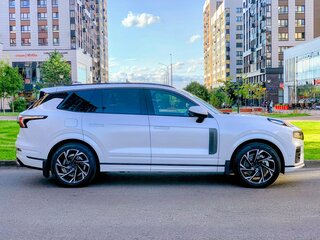 2023 Lynk & Co 09 MHEV, белый, 4650000 рублей, вид 2