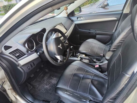 2008 Mitsubishi Lancer X, бежевый, 600000 рублей - вид 11