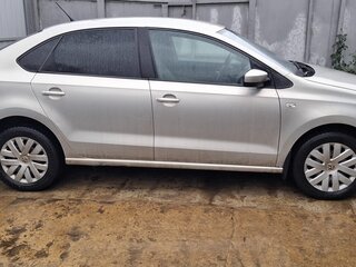 2013 Volkswagen Polo V, серебристый, 605000 рублей, вид 2