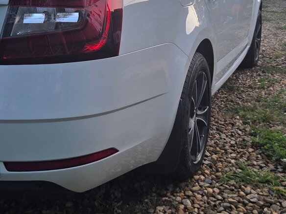 2017 Skoda Octavia III (A7) Рестайлинг, белый - вид 3