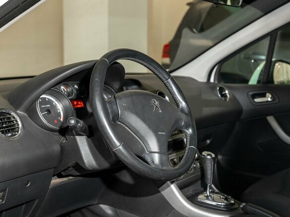 2011 Peugeot 308 I Рестайлинг, белый, 550000 рублей - вид 7