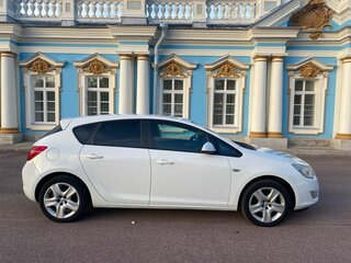2011 Opel Astra J, белый, 620000 рублей, вид 4
