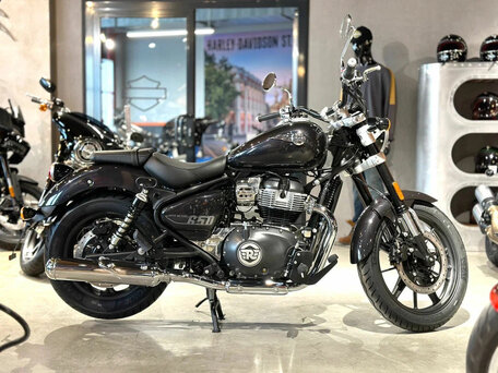 2026 Royal Enfield Super Meteor, чёрный, 764000 рублей, вид 4