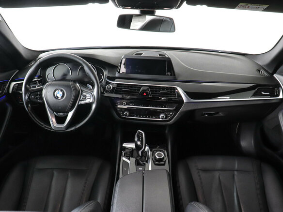2019 BMW 5 серии 520d xDrive VII (G30/G31/G38), серый, 2615223 рублей - вид 9