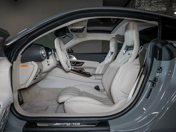 2026 Mercedes-Benz AMG GT 63 S E Performance II, серый, 27900000 рублей - вид 22
