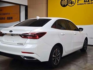 2021 Ford Escort VI Рестайлинг 2, белый, 1100000 рублей, вид 3