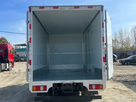 2023 Isuzu Elf (N-series), белый, 3580000 рублей, вид 4