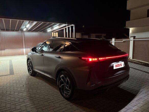 2023 Exeed RX, серый, 3500000 рублей - вид 8