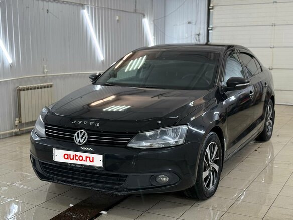 2013 Volkswagen Jetta VI, чёрный, 700000 рублей