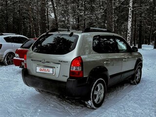 2006 Hyundai Tucson I, серебристый, 880000 рублей, вид 3