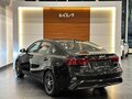 2025 Kia Cerato IV Рестайлинг, чёрный - вид 3