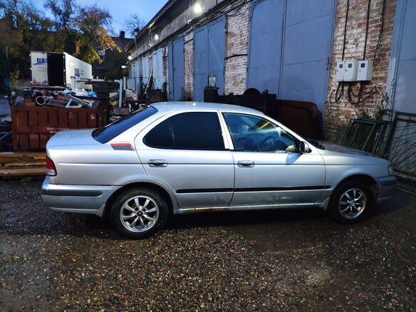 2001 Nissan Sunny B15, серебристый, 140000 рублей - вид 4