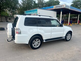 2013 Mitsubishi Pajero IV Рестайлинг 1, белый, 1750000 рублей, вид 3