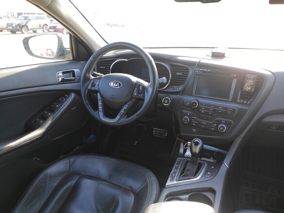 2013 Kia Optima III Рестайлинг, белый, 2500000 рублей - вид 3