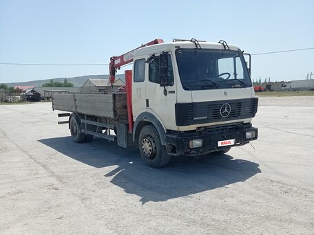 1994 Mercedes-Benz 1824, белый, 2100000 рублей, вид 5