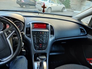 2013 Opel Astra J Рестайлинг, чёрный, 820000 рублей, вид 5