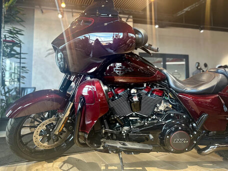 2018 Harley-Davidson CVO Street Glide, пурпурный, 3950000 рублей, вид 5