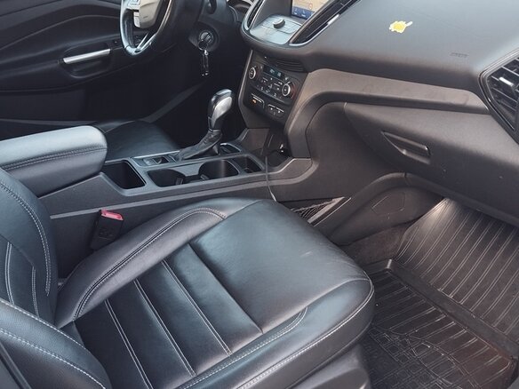 2018 Ford Escape III Рестайлинг, серебристый, 1600000 рублей - вид 5