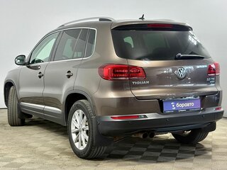 2015 Volkswagen Tiguan I Рестайлинг, коричневый, 1680000 рублей, вид 3