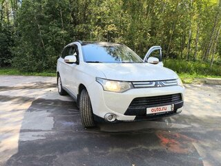 2014 Mitsubishi Outlander III, белый, 1250000 рублей, вид 4