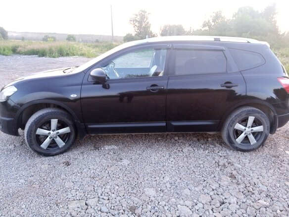 2010 Nissan Qashqai+2 I Рестайлинг, чёрный, 880000 рублей - вид 3