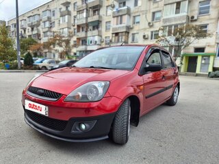 2008 Ford Fiesta Mk5, красный, 590000 рублей, вид 3