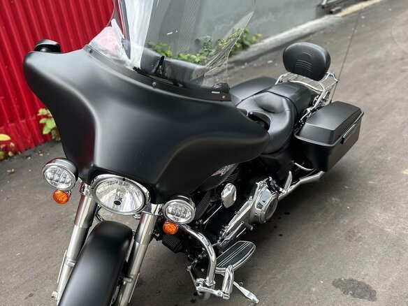 2010 Harley-Davidson Street Glide, чёрный, 1000000 рублей - вид 5