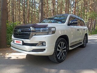 2018 Toyota Land Cruiser 200 Series Рестайлинг 2, белый, 5500000 рублей, вид 1