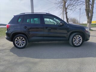 2015 Volkswagen Tiguan I Рестайлинг, чёрный, 1400000 рублей, вид 3