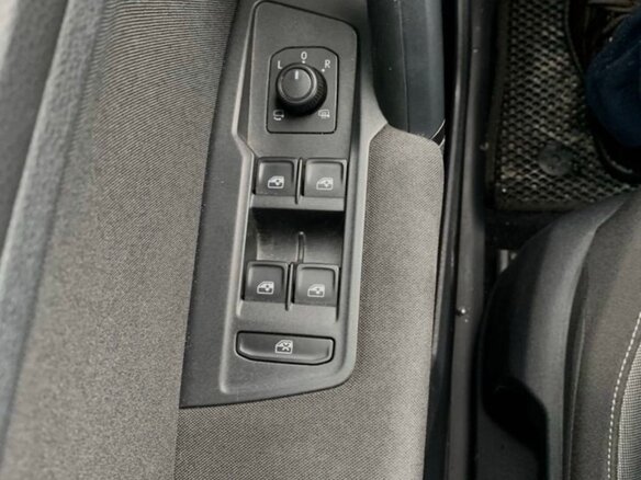 2021 Volkswagen Tiguan II Рестайлинг, белый, 2080000 рублей - вид 9