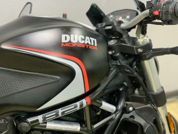 2019 Ducati Monster 821, чёрный - вид 13