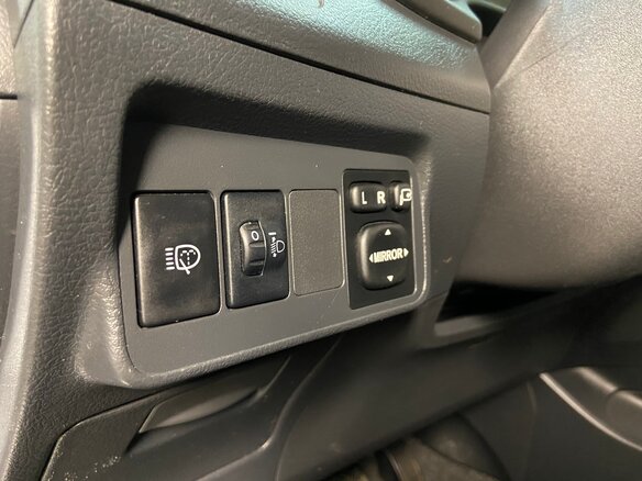 2011 Toyota Corolla X (E140, E150) Рестайлинг, голубой - вид 25