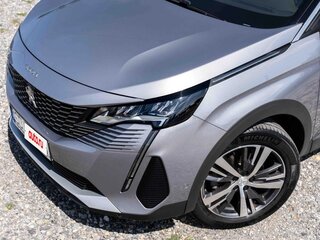 2023 Peugeot 3008 II Рестайлинг, серебристый, 1650000 рублей, вид 4