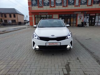 2021 Kia Rio IV Рестайлинг, белый, 1590000 рублей, вид 1