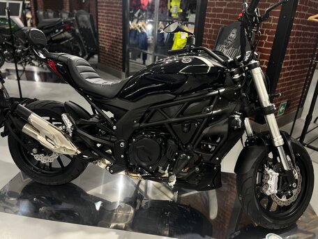 2025 Benelli 502 C, чёрный, 550000 рублей, вид 2