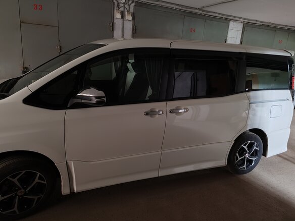2018 Toyota Voxy III (R80) Рестайлинг, белый, 2555000 рублей - вид 10