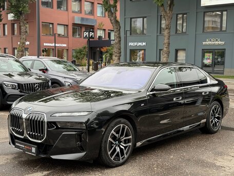 2025 BMW 7 серии 740i xDrive VII (G70), чёрный, 11390000 рублей, вид 5