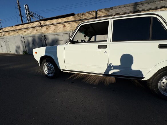 2008 Lada (ВАЗ) 2107, белый, 400000 рублей - вид 4