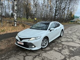 2019 Toyota Camry VIII (XV70), белый, 2899000 рублей, вид 1