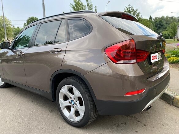 2013 BMW X1 18i I (E84) Рестайлинг, коричневый, 1470000 рублей - вид 3