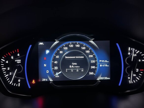 2018 Hyundai Santa Fe IV, оранжевый, 4300000 рублей - вид 31