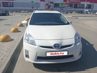 2011 Toyota Prius III Рестайлинг (XW30), белый, 980000 рублей, вид 1