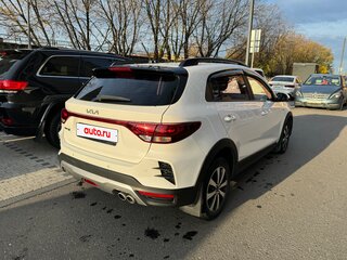 2021 Kia Rio X IV Рестайлинг, белый, 1650000 рублей, вид 4