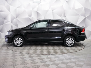2018 Volkswagen Polo V Рестайлинг, чёрный, 1020000 рублей, вид 2