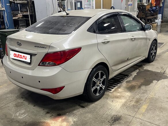 2015 Hyundai Solaris I Рестайлинг, бежевый, 795000 рублей - вид 3