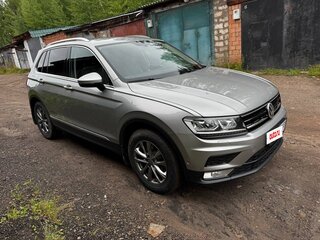 2017 Volkswagen Tiguan II, серебристый, 2550000 рублей, вид 4