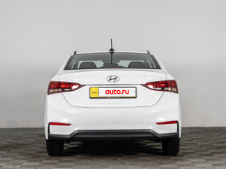 2017 Hyundai Solaris II, белый, 1350000 рублей, вид 5